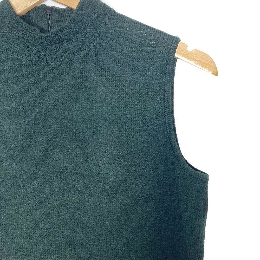 StāJohnā|Ā KnitāMockāNeckāSleevelessāTop - Picture 2 of 4